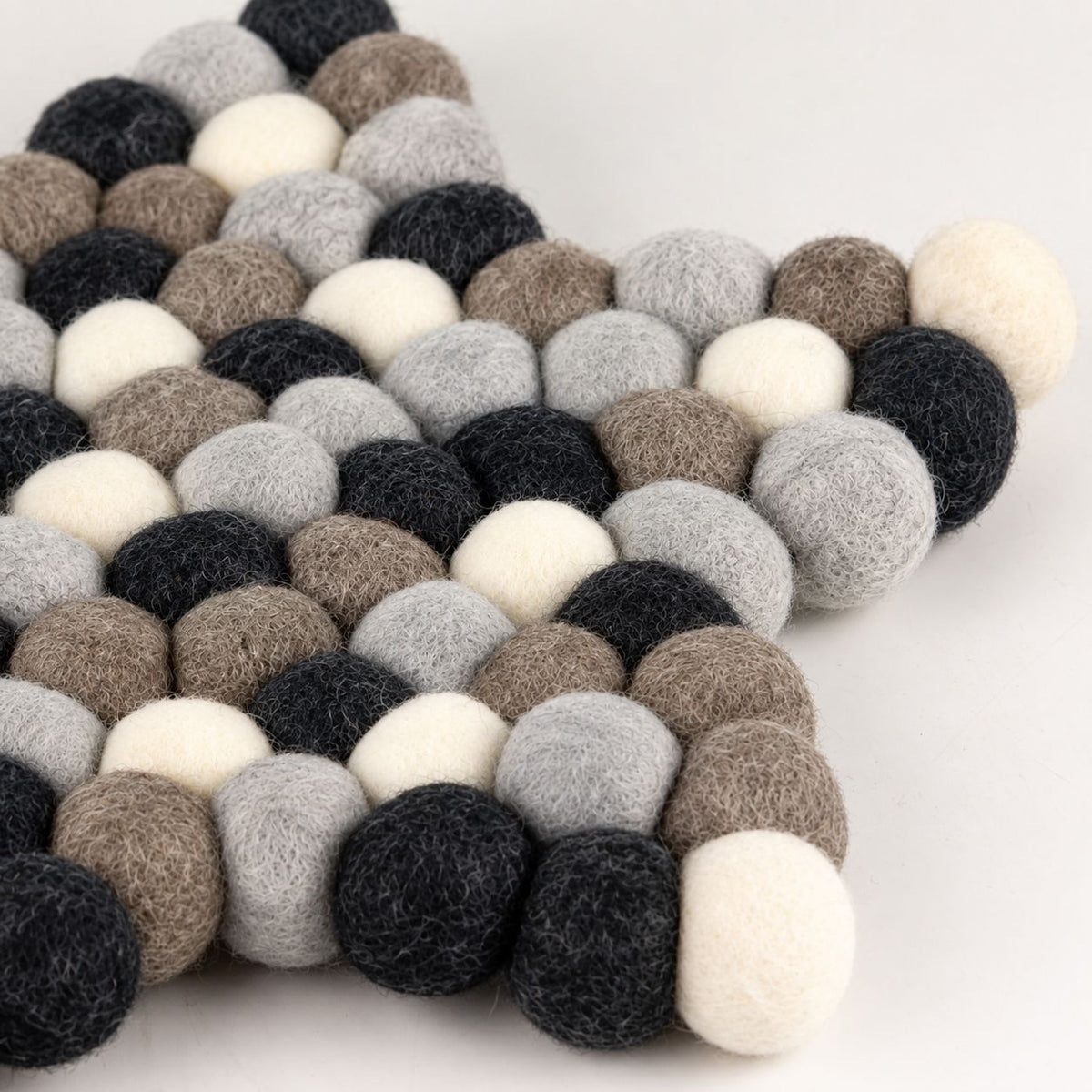 Felt Ball Star Centre Mat - Multi Grey Colour